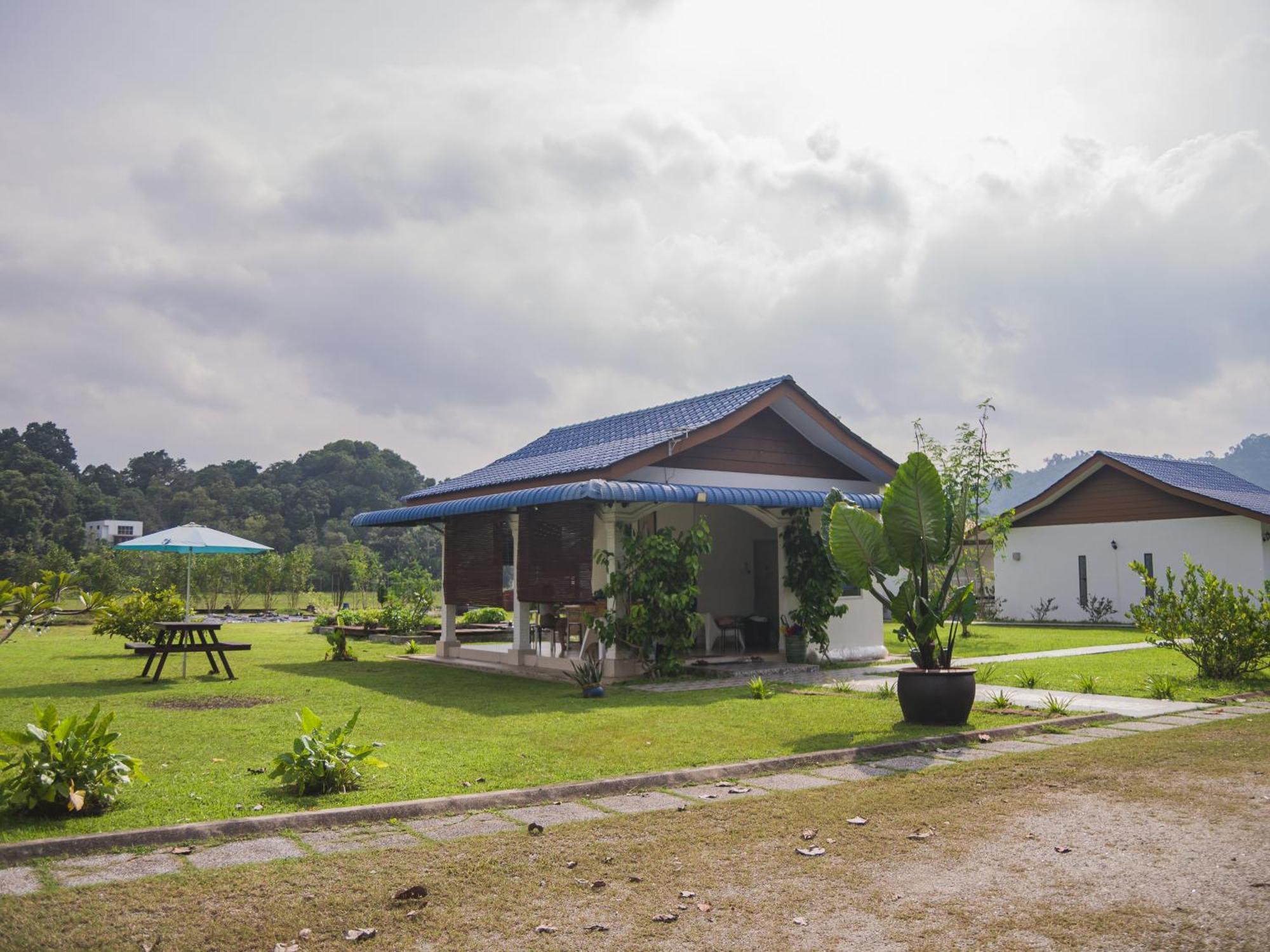 Halcyon Days @ Langkawi Apartment Pantai Cenang  Exterior photo